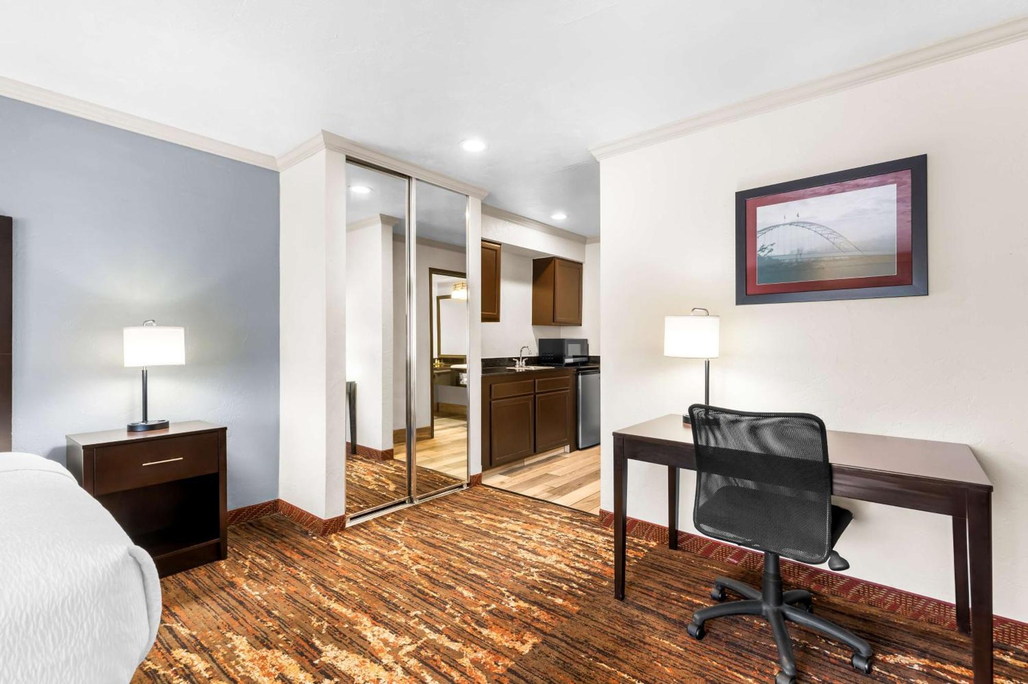 Best Western Plus Parkway Inn Wilsonville Exterior foto